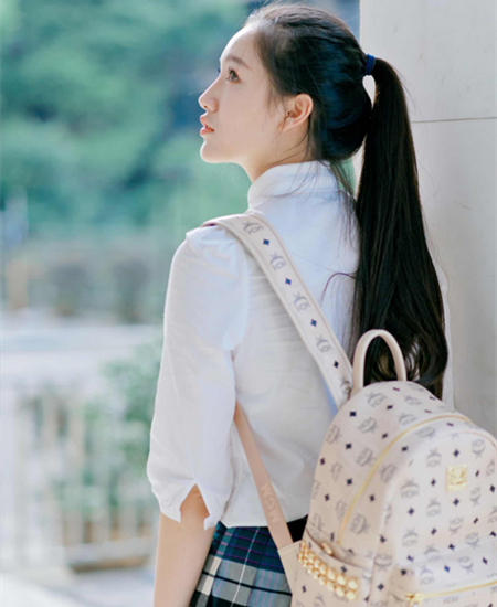 学生扎头发简单又漂亮 学生扎什么头发好看
