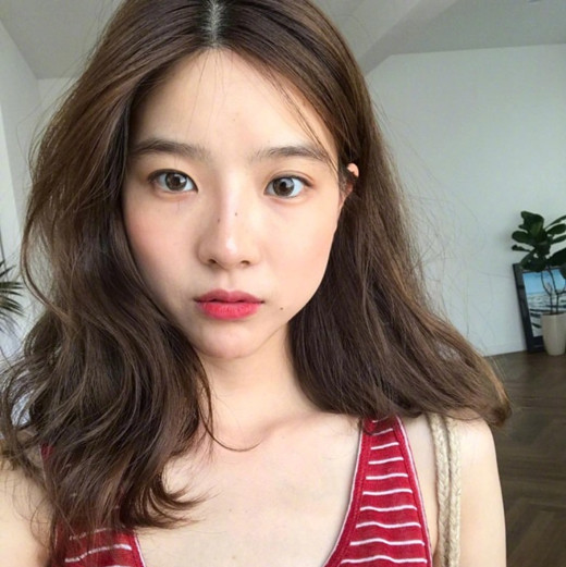 气质卷发发型图片 气质卷发女生中长发型