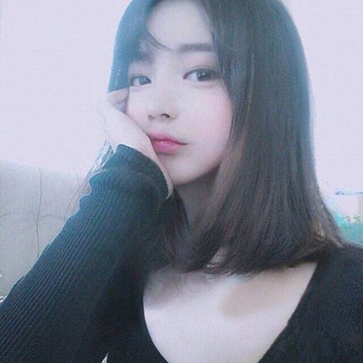 好看的中长发型 女生中发发型