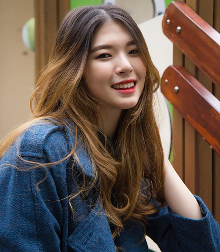 暖棕色头发图片女生 暖棕色系头发图片