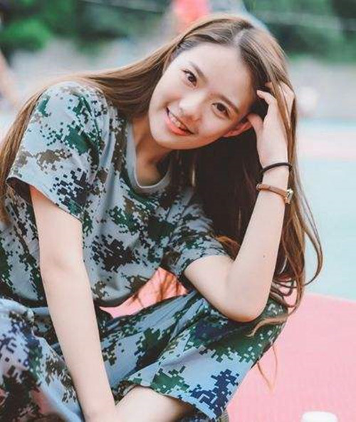 军训长发发型怎么弄 军训长发发型
