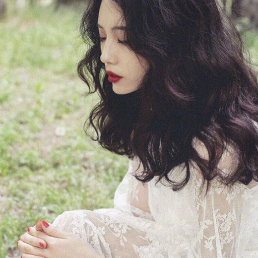 头发多的女生适合什么发型 头发多的人适合什么发型