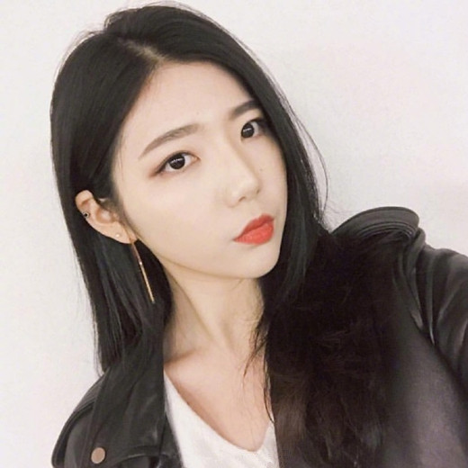 黑色发型女 黑色发型图片