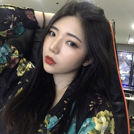 黑色发型女 黑色发型图片