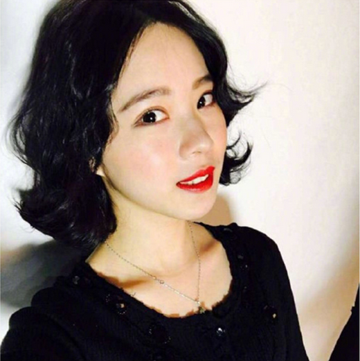 女生卷发发型图片短发 女生短发卷发发型图片