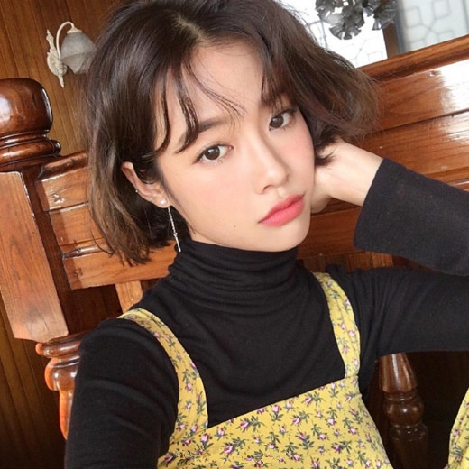 成熟短发发型女生图片 短发成熟发型女