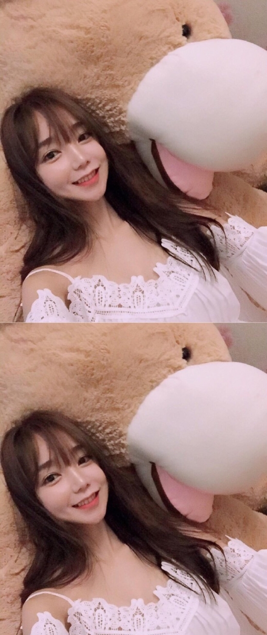 披肩长发图片 女生披肩发
