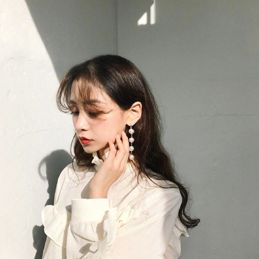 黑色长发烫什么卷好看 黑色长头发怎么弄好看