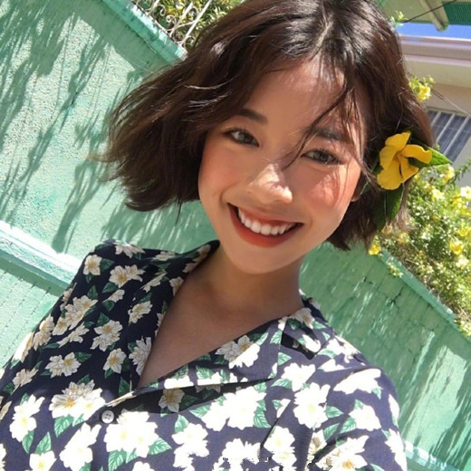 中分短发烫发韩范图片 中分短发烫发女图片
