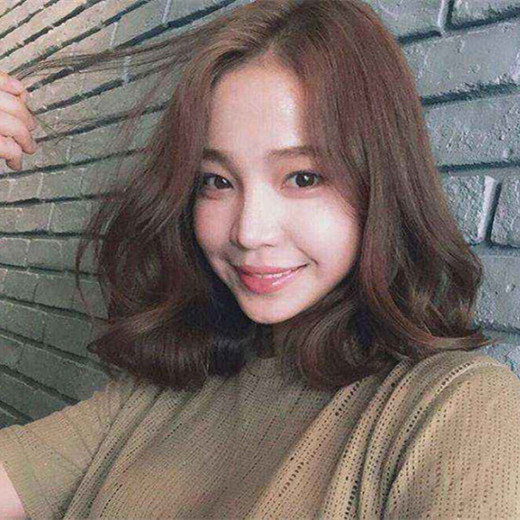 女生大卷短发图片 大卷短发发型图片