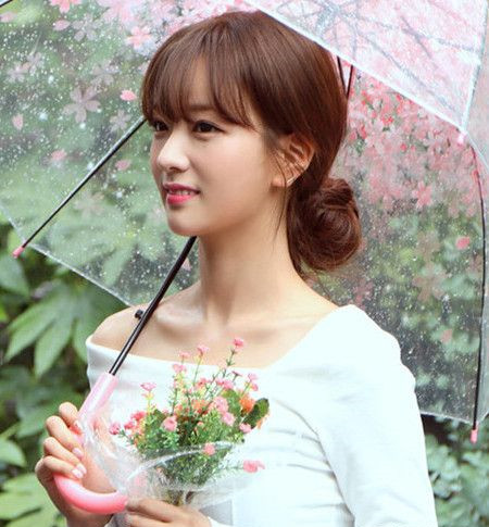 女生齐刘海好看吗 女生齐刘海图片