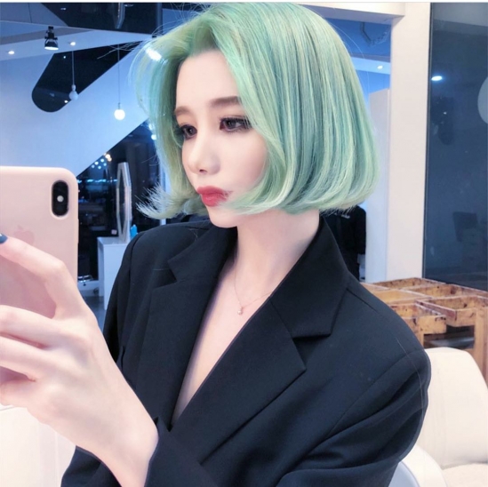 女人短发染什么色好看