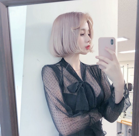 女人短发染什么色好看