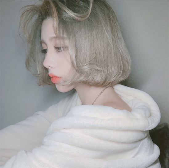 女人短发染什么色好看