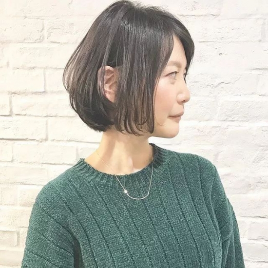 好看的短发女