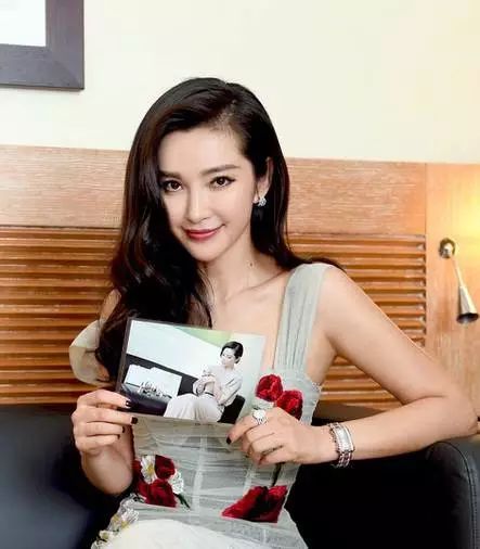 中年女性合适的发型图片