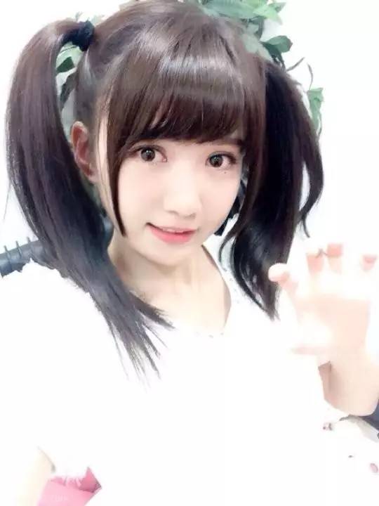 女生双马尾发型图片