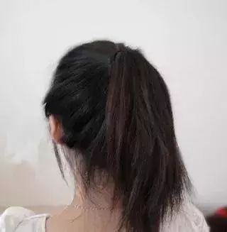直发丸子头怎么扎好看