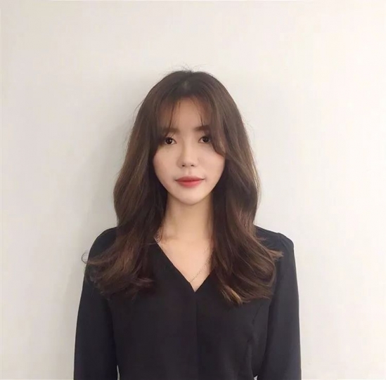 大圆脸女生适合的刘海