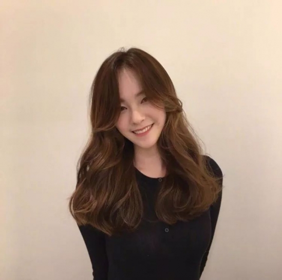 大圆脸女生适合的刘海