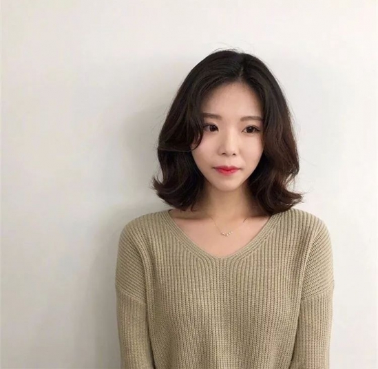 大圆脸女生适合的刘海