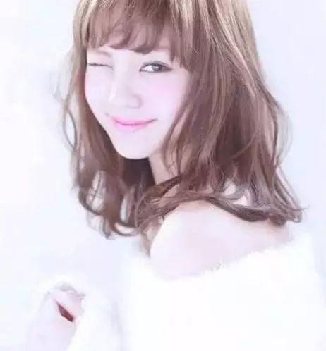 中长发配什么颜色好看