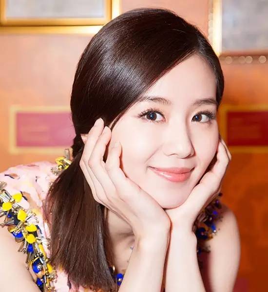 低马尾扎发图片