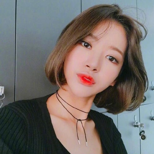 短发中分刘海 短发中分发型女