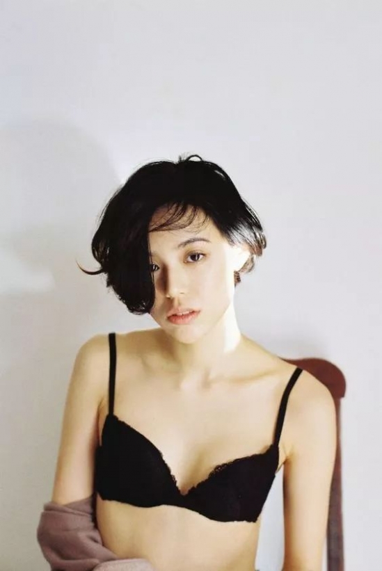 今年秋冬流行什么女生发型 2024秋冬流行发型女