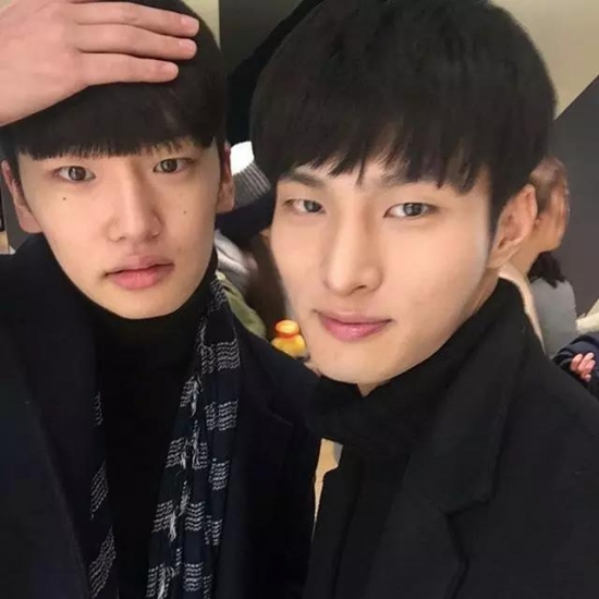 单眼皮男生留什么发型好看 适合男眼皮男生的发型