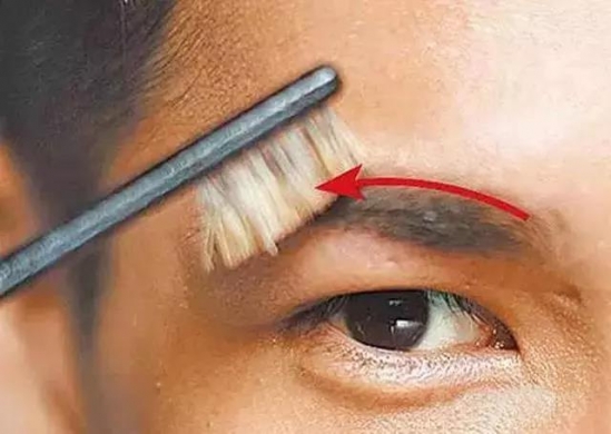 男生的眉毛怎么修好看 男生怎么修眉毛好看图解