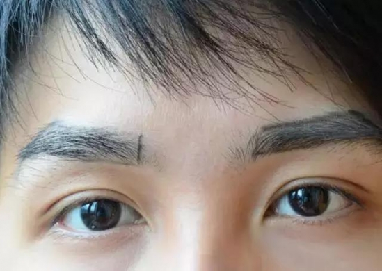 男生的眉毛怎么修好看 男生怎么修眉毛好看图解