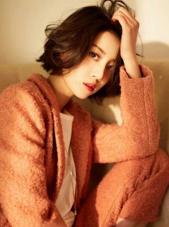 方脸女生剪什么发型好看
