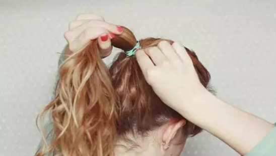 简单清爽的发型女