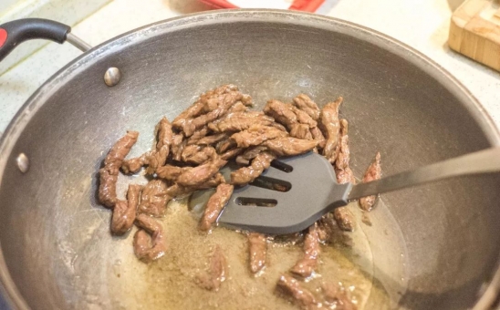 南瓜炒牛肉的做法