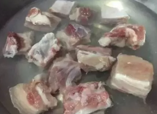 杨梅排骨的做法 杨梅排骨怎么做