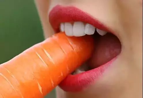 牙齿太黄了怎么办