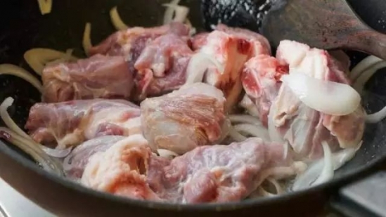 羊肉抓饭怎么做
