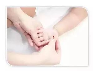 宝宝退烧的最快方法 宝宝发烧妈妈怎么应对