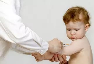 宝宝接种疫苗的注意事项 这几种情况停止给宝宝接种疫苗