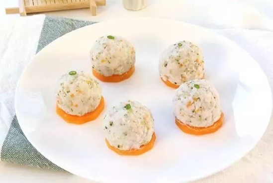 关于宝宝吃肉的问题 宝宝多大才适合吃肉食吗