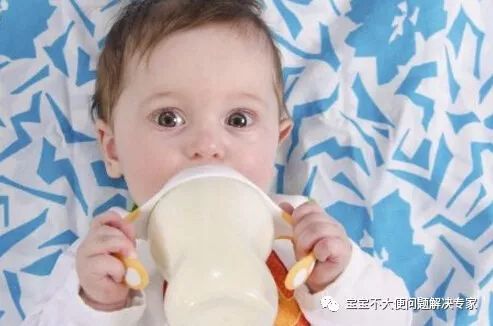 宝宝吐奶的原因