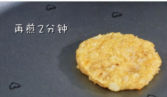 宝宝黄金小米饼的做法 换个吃法宝宝说不定爱上吃饭