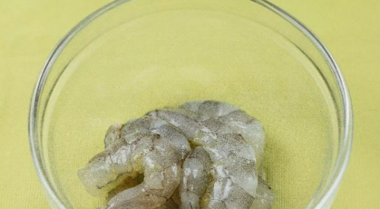 宝宝虾肉辅食的做法 宝宝粒粒虾的做法介绍