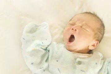 宝宝睡觉不踏实易惊醒 解决宝宝睡觉不踏实的方法