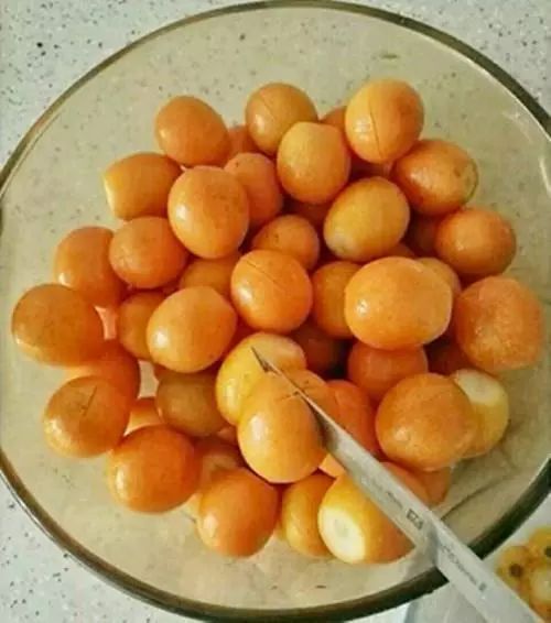 煮金桔止咳的做法 把它蒸熟给孩子吃咳嗽好得快