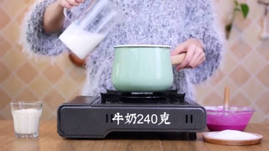 椰丝牛奶小方块的做法 宝宝最爱吃的甜品做法