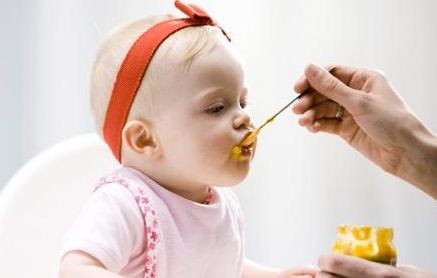 宝宝感冒发热吃什么 这些食物促进宝宝感冒恢复