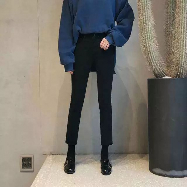 春季女士小脚裤搭配图片