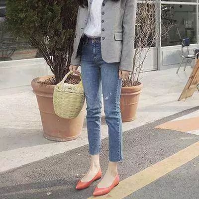 春季女士小脚裤搭配图片